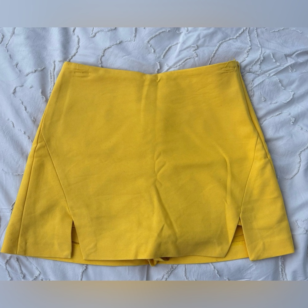 Zara yellow mini skort